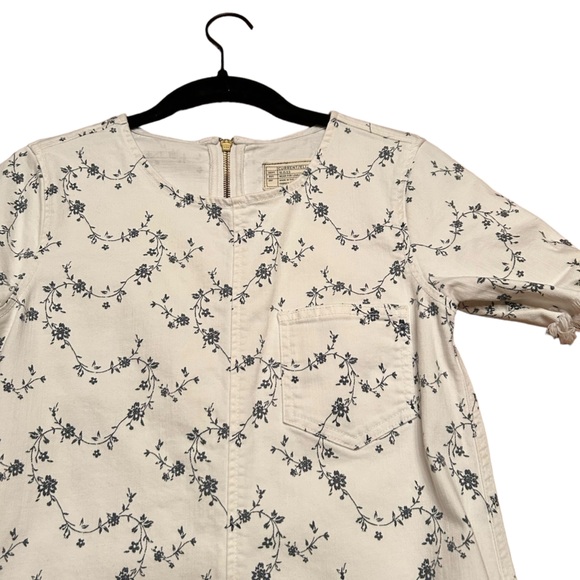 Current/elliot Short sleeved Floral Denim Mini Dress with frayed hem. - Picture 12 of 15
